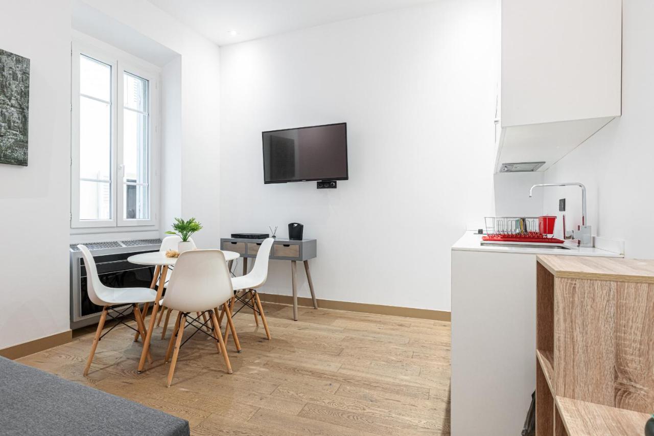 Garibaldi Square - Cozy 1 Bdr Old Town Apartment *
